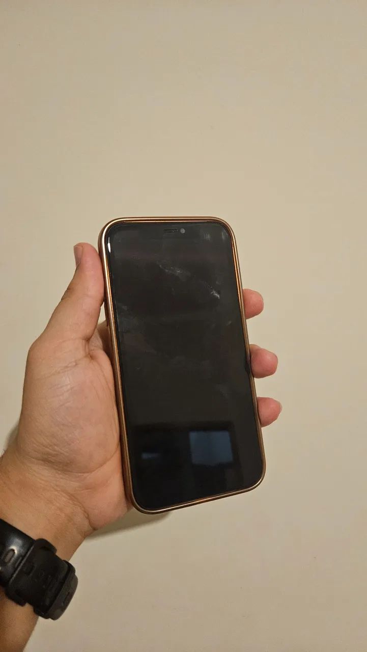 Iphone 11 com carcaça do iPhone 17 - Foto 3