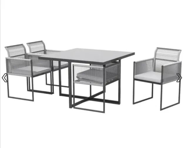 Mesa 4 lugares Novíssima e confortável