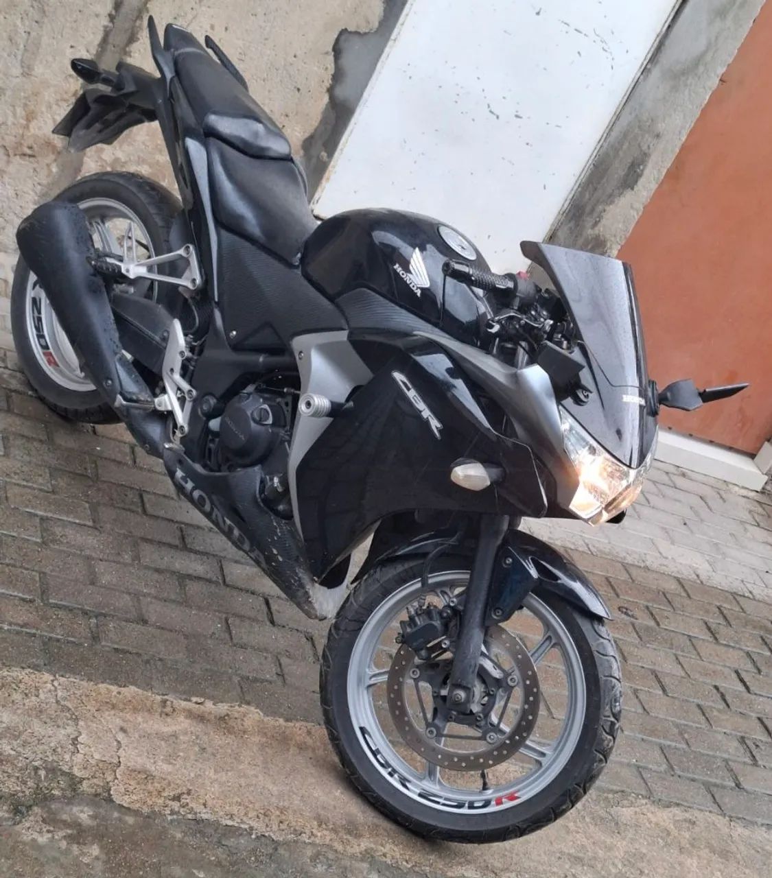 Vendo CBR 250R 2012 - Foto 2