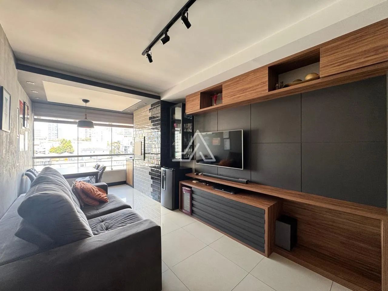 APARTAMENTO DE DOIS DORMITÓRIOS COM SU ÍTE MOBILIADO NO CENTRO - Foto 4
