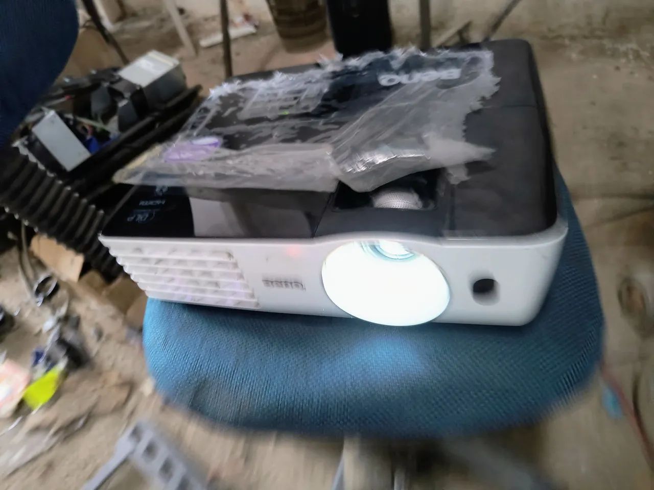 Projetor Com Tela de Projeção BENQ 3200 Lumes  - Foto 2