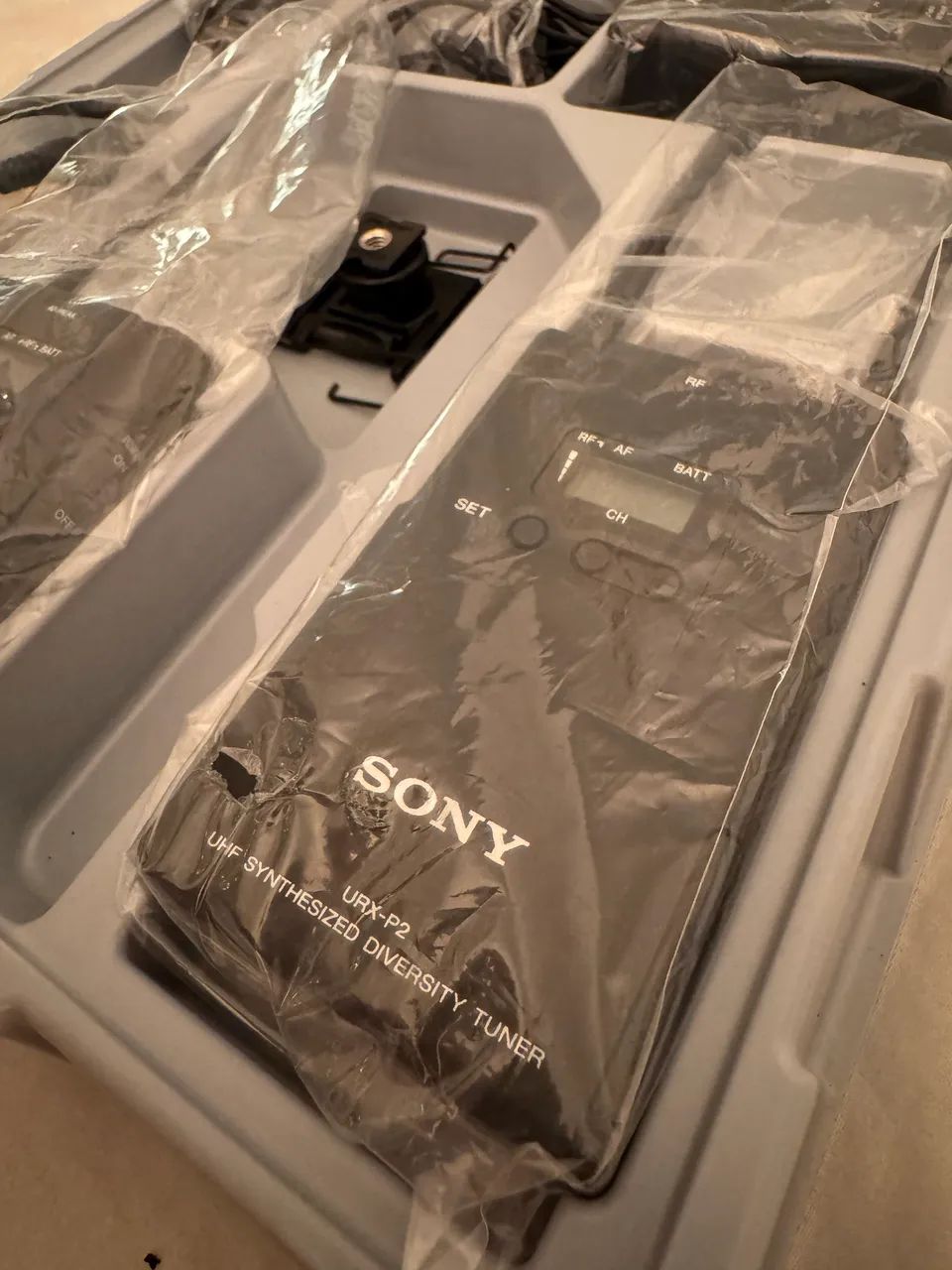 Microfone Sony Profissional UWP V6 lapela  - Foto 2