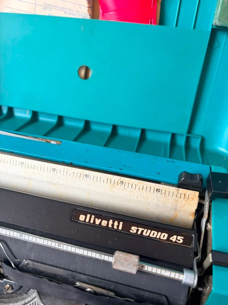 Máquina Olivetti Studio 45+Telefone antigo Ericsson