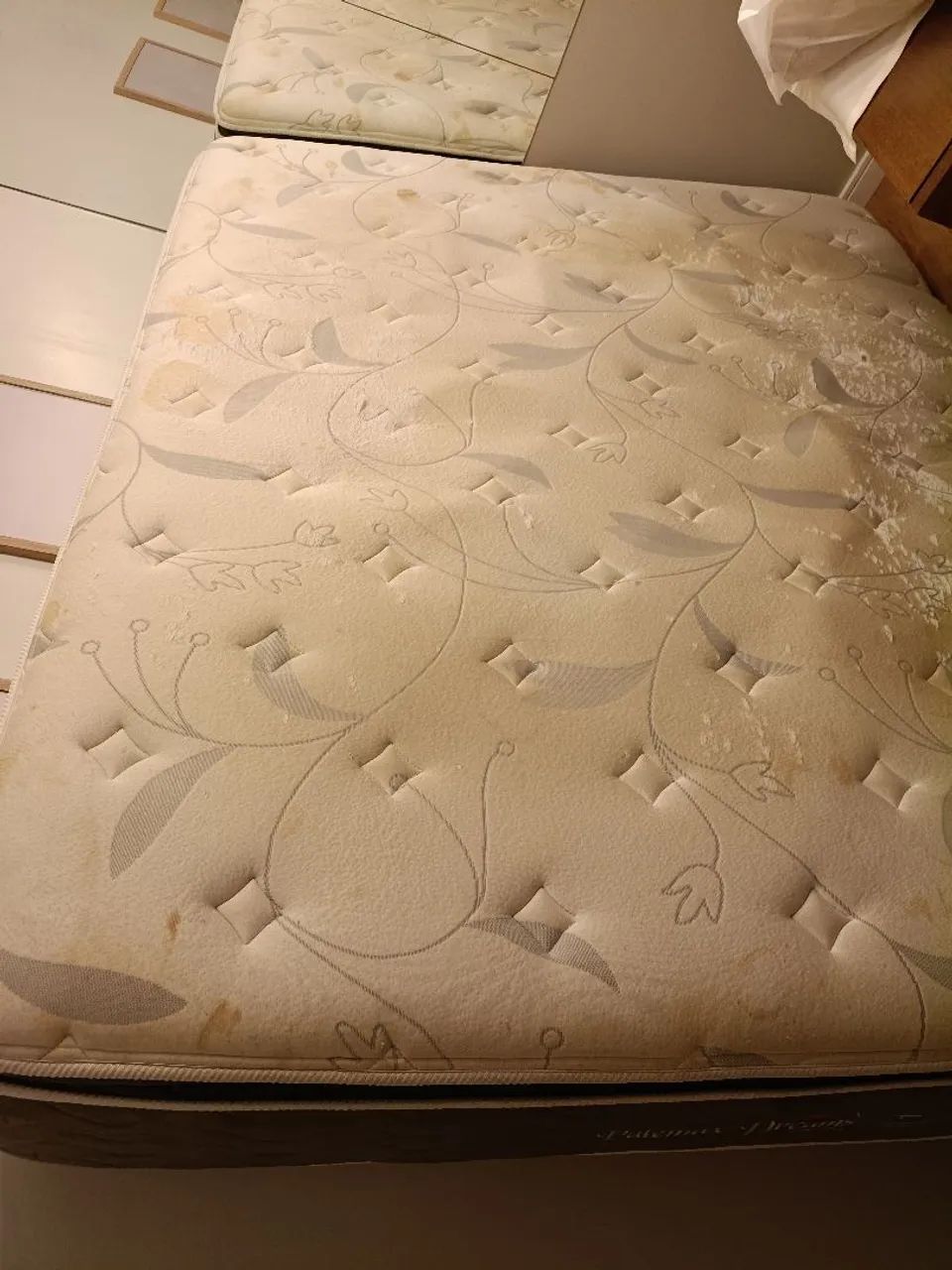 Colchão Queen Palermo Dreams com Pillow usado