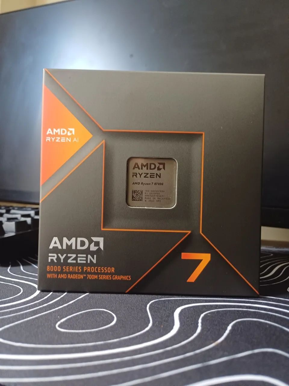 Processador AMD Ryzen 7 8700G novo, lacrado de fábrica, nunca