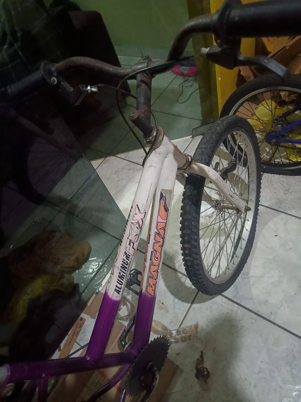 Bicicleta está sem câmara de ar, somente isso.  - Foto 3