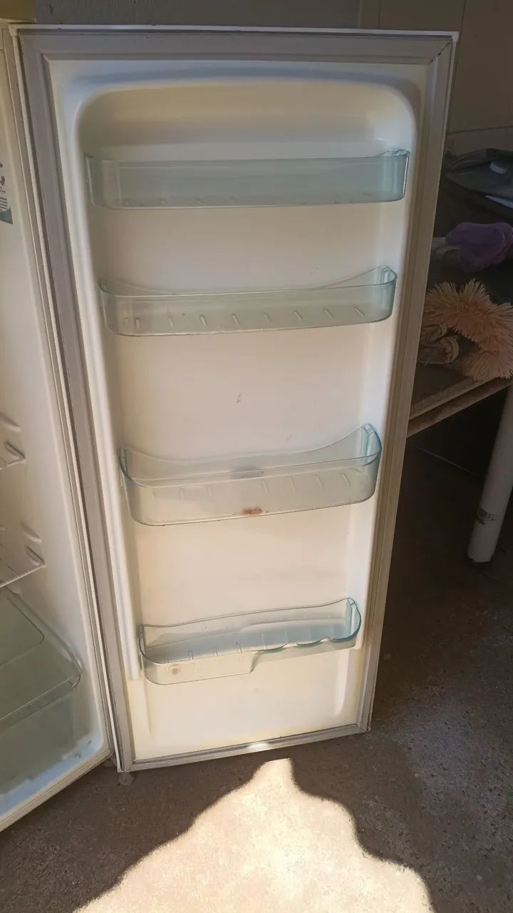 Vendo 400 reais e 220 a voltagem - Foto 3