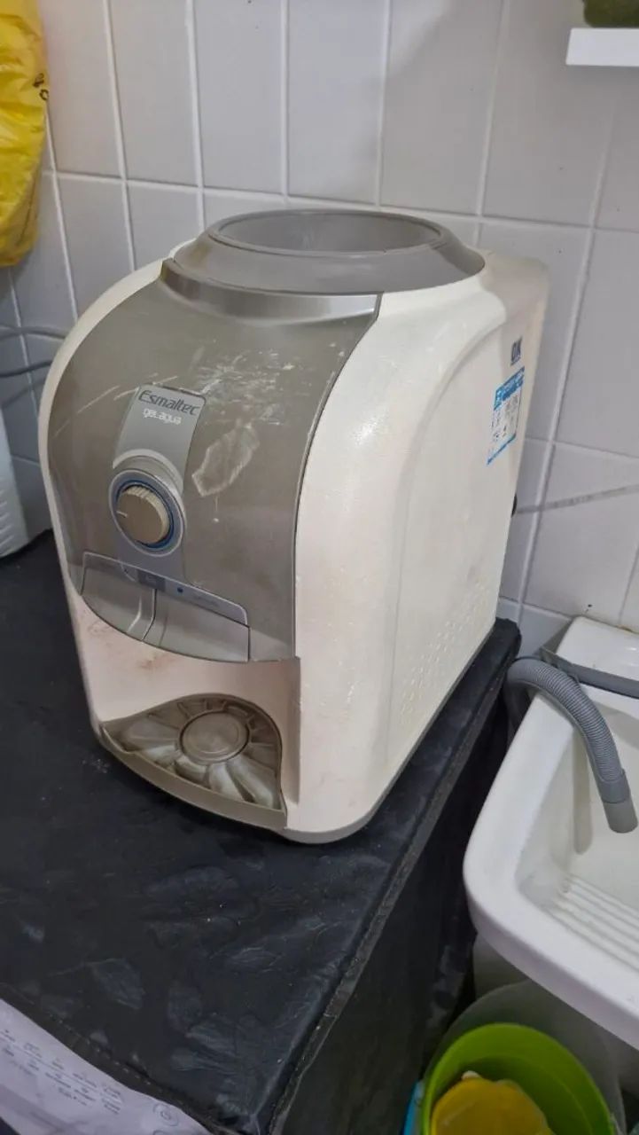 Bebedouro Esmaltec Gelágua 127V - Funcionando perfeitamente
