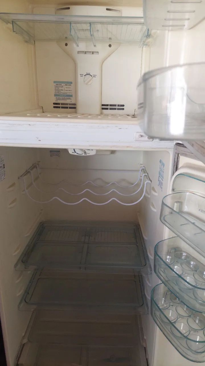 Geladeira eletrolux funcionando só o congelador  - Foto 5