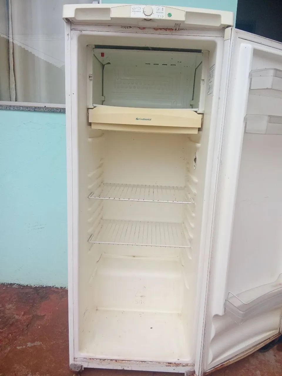 Geladeira usada para conserto 