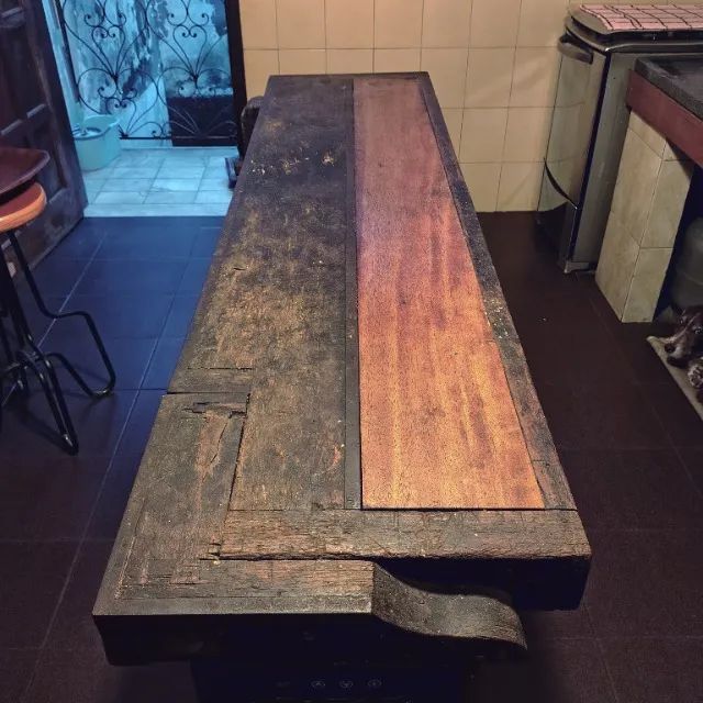 Mesa de Marceneiro original em madeira maciça com torno - Foto 3