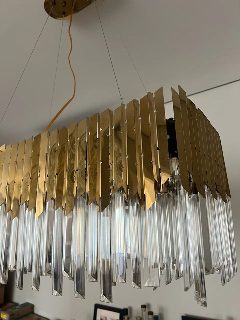 LUSTRE PENDENTE RETANGULAR DOURADO COM CRISTAIS  - Foto 3
