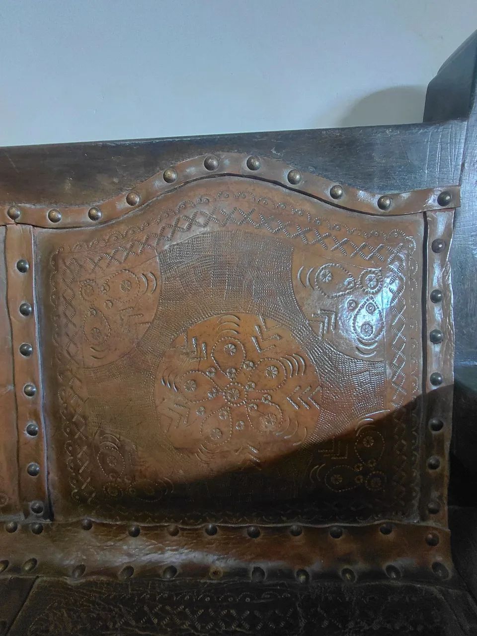 Conjunto de 1 sofá e 2 poltronas de couro feitos à mão. - Foto 2