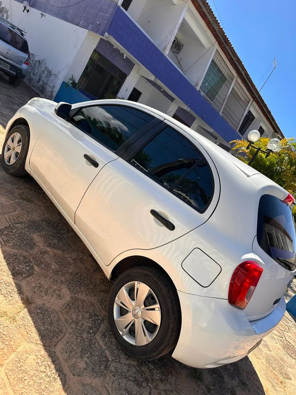 Nissan March 2015