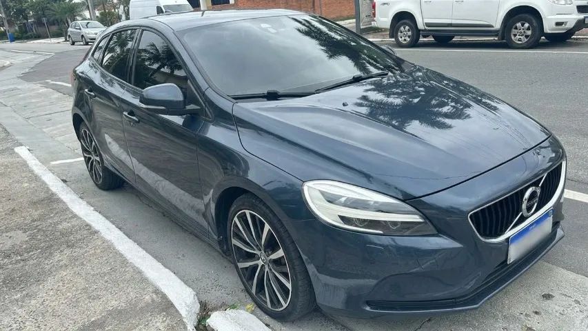 Volvo V40 V40 T-4 MOMENTUM 2.0 Aut. 2019