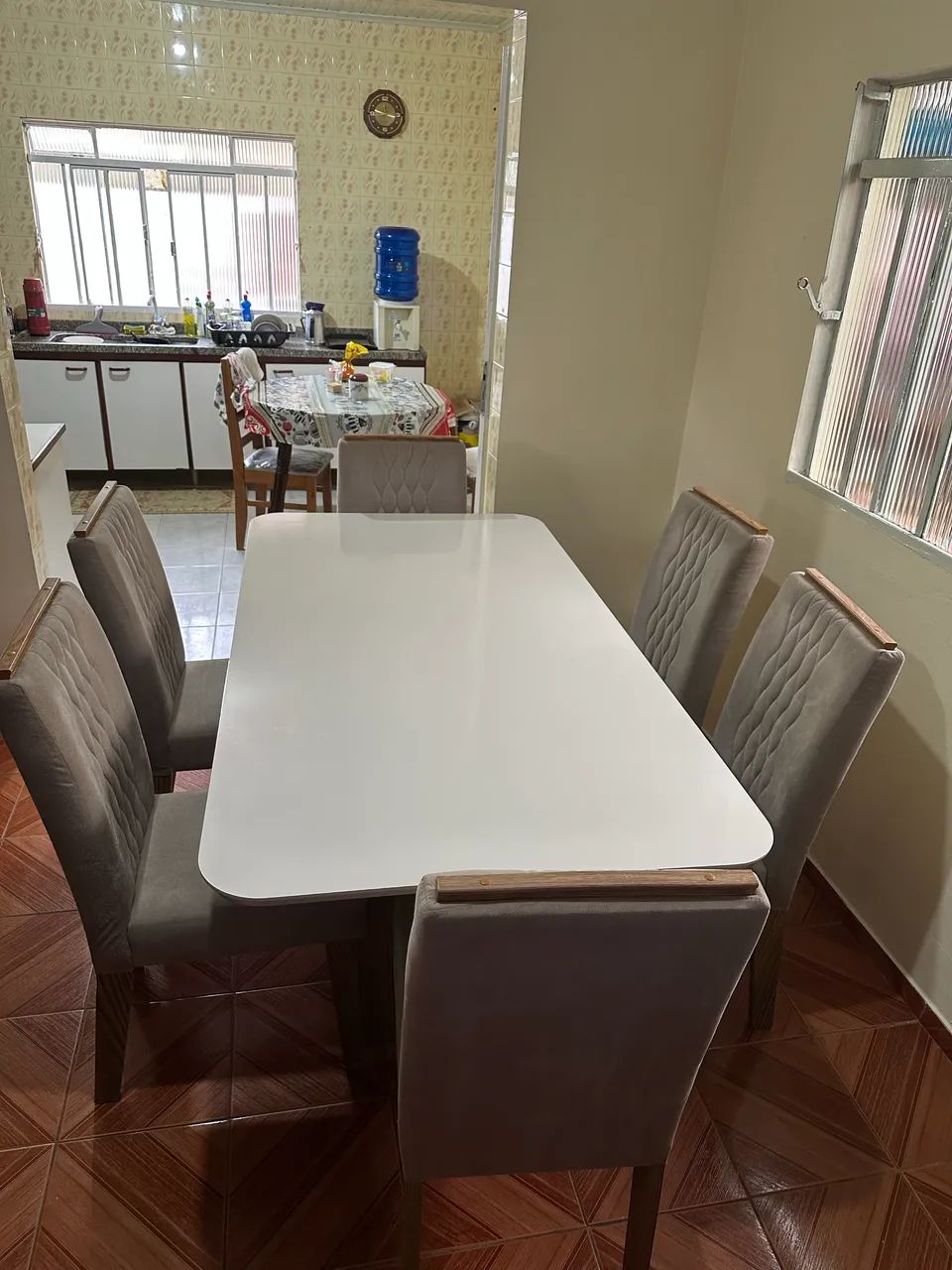 Mesa de jantar com 6 cadeiras 
