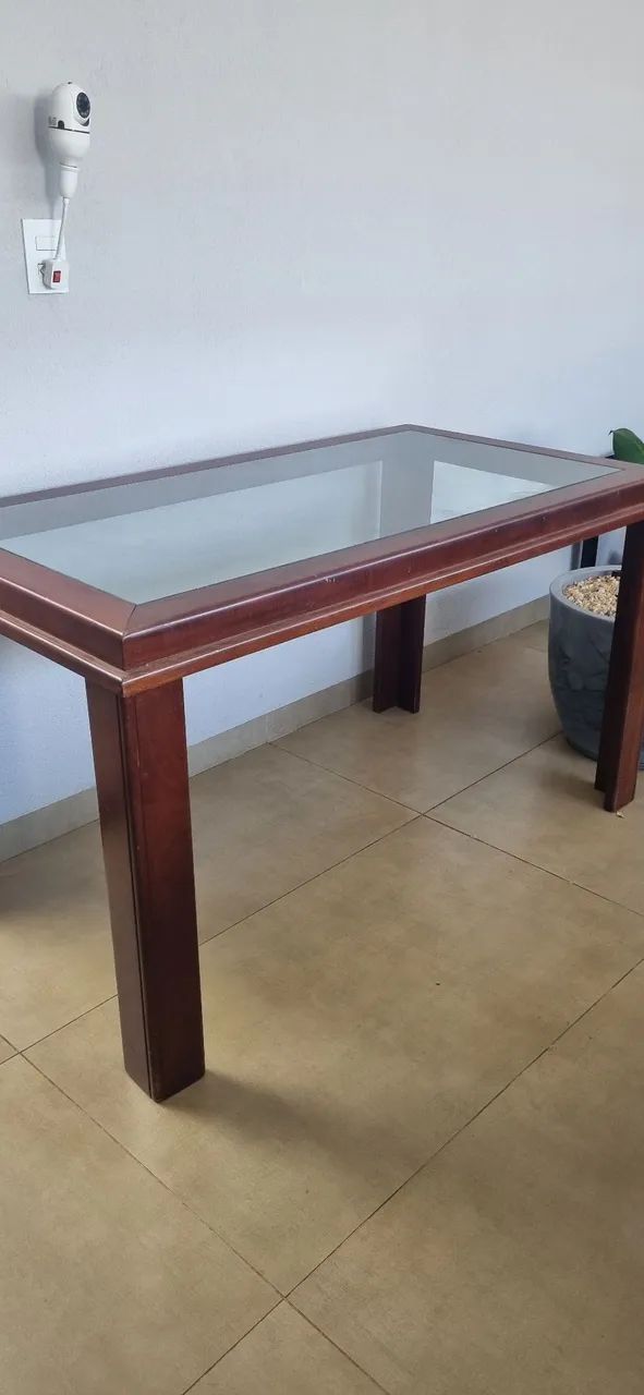 Mesa 4 lugares madeira maciça e vidro - Foto 2