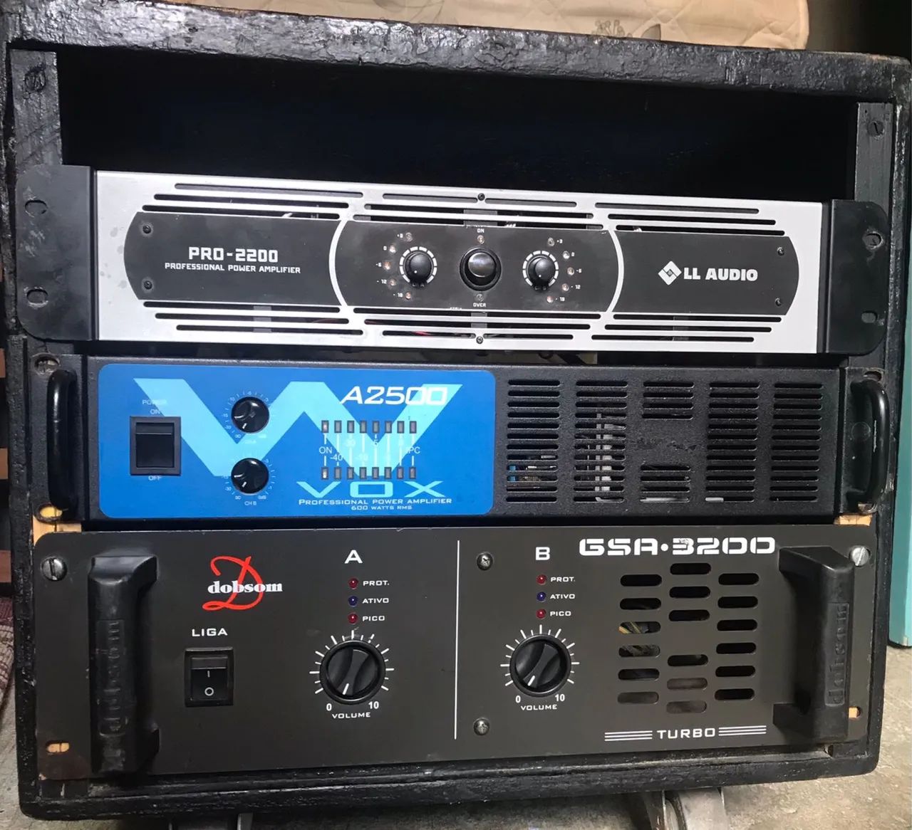Selling 3 amplifiers422080583073812480