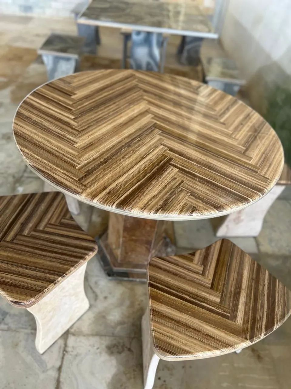 Mesa de pedra polida