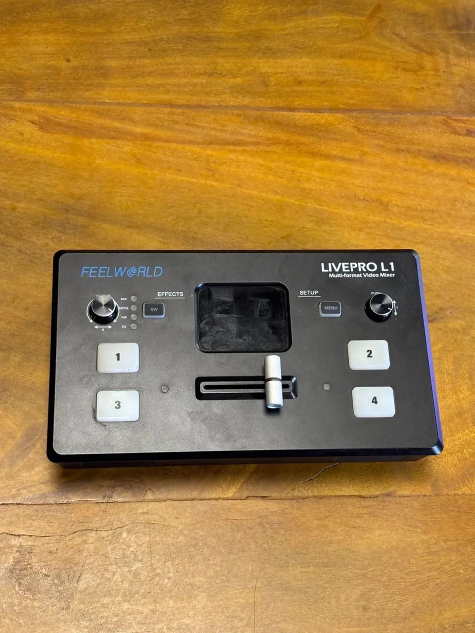 Mesa de Captura Feelworld LivePro L1 - Foto 4