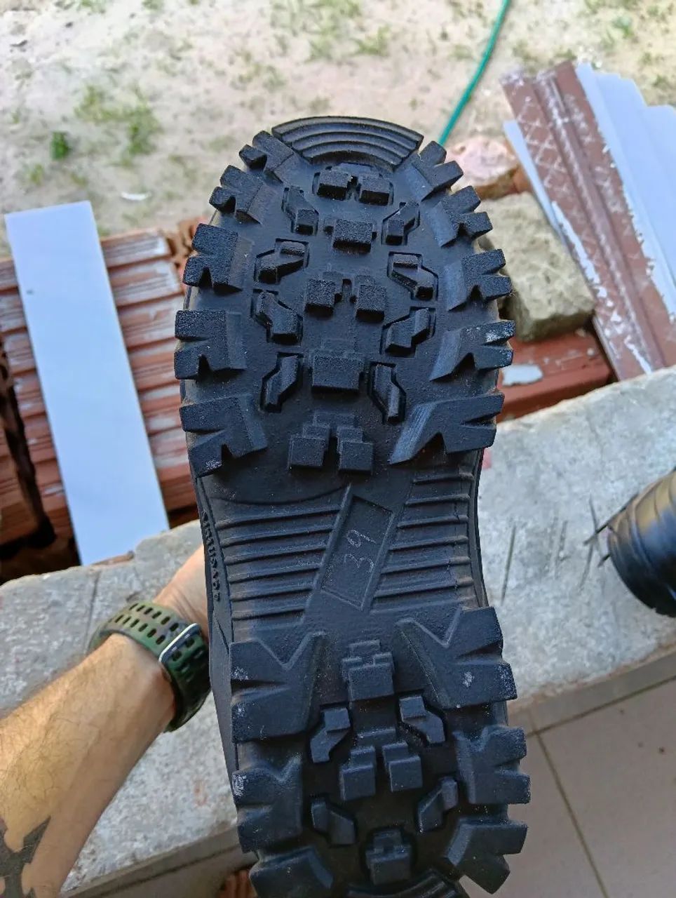 Coturno militar novo sem uso - Foto 2