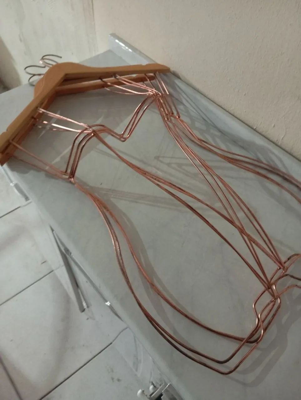 Cabide Silhueta Colan - Bronze 3D 