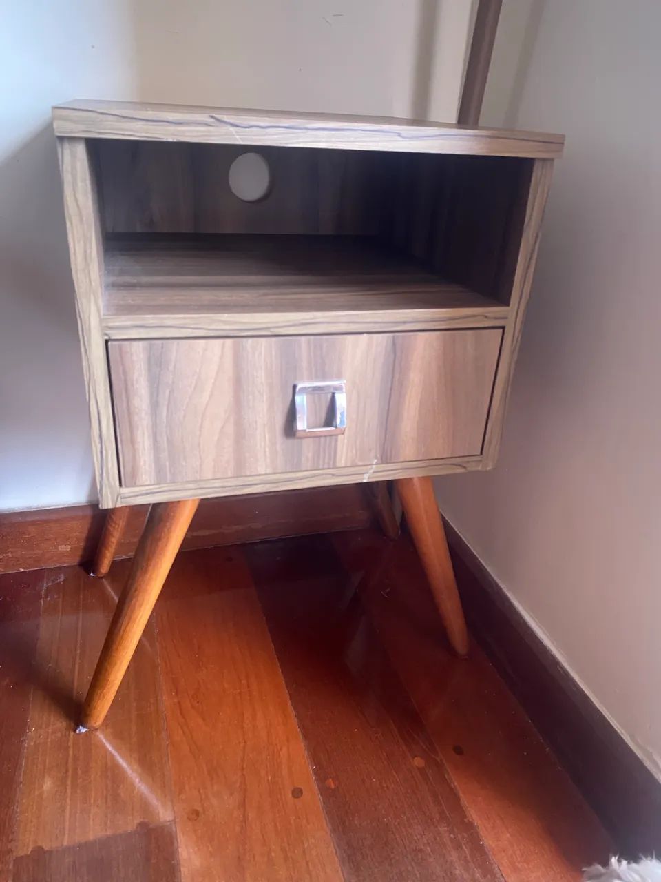 Mesa de Cabeceira Retrô com Gaveta - Foto 4