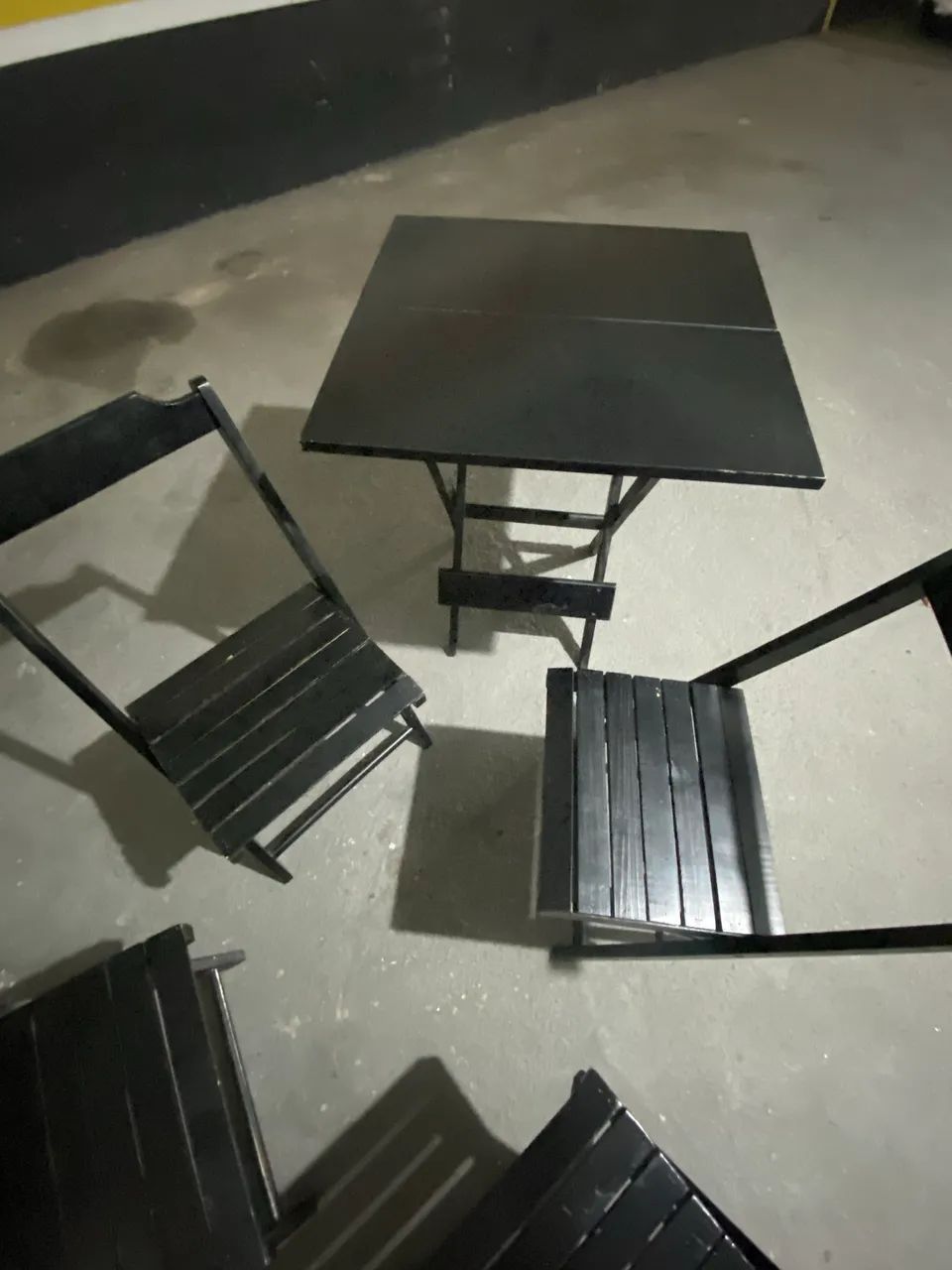 Vendo Conjunto de mesa com 4 cadeiras - Foto 4