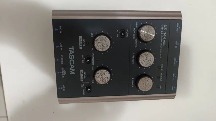 Interface de Áudio TASCAM US 144 MKII - Foto 4