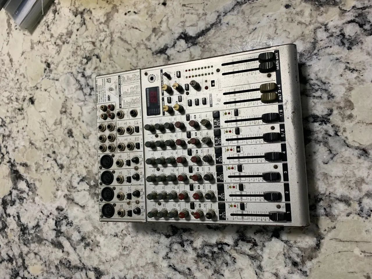 Mesa analógica 8 canais Behringer - Foto 2