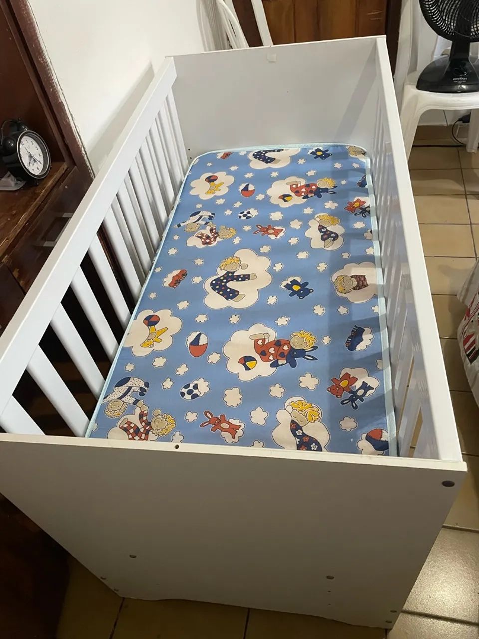 Vendo berço de bebê e Cômoda Branca !