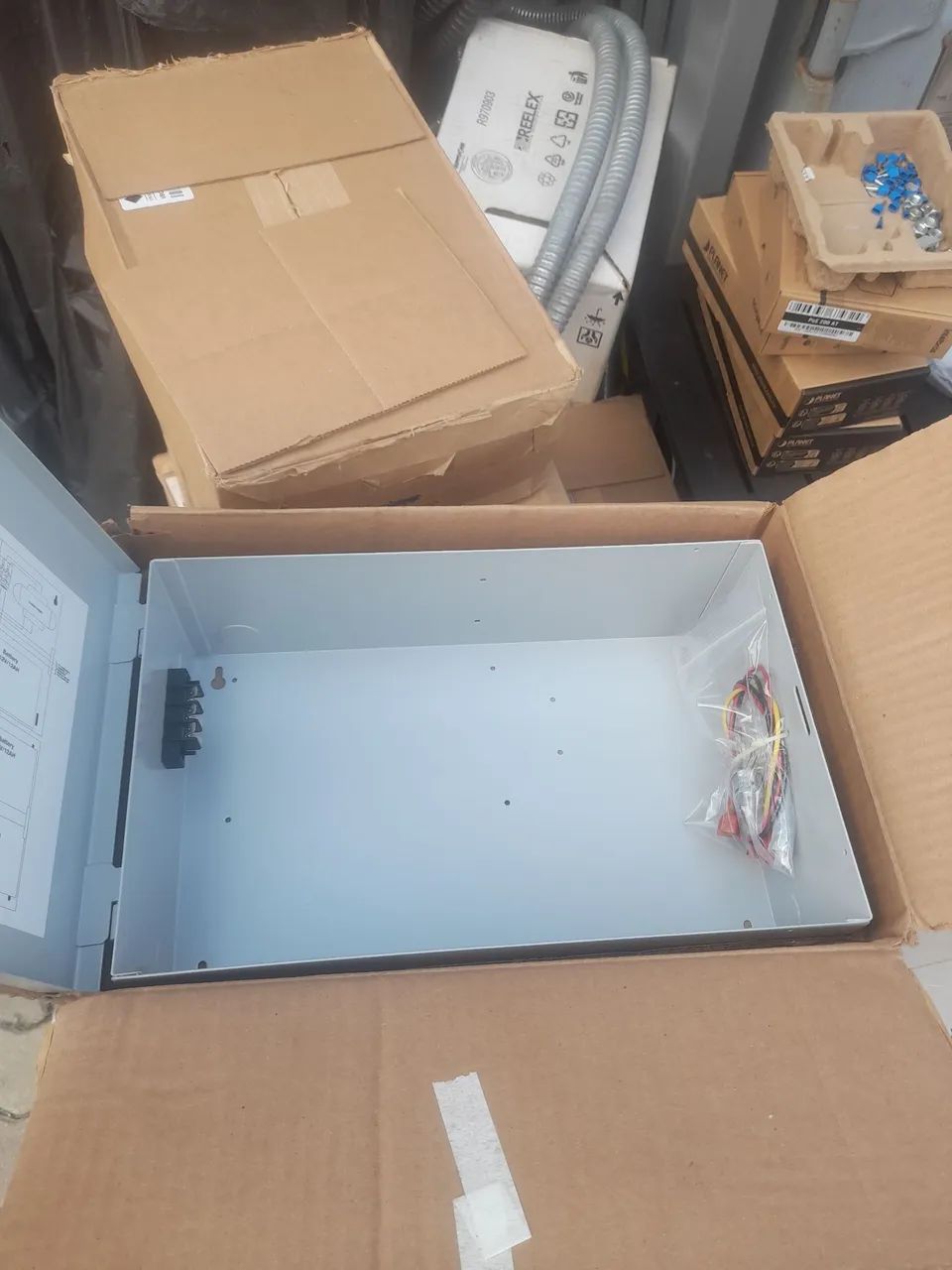 Vendo caixas com chave  - Foto 2