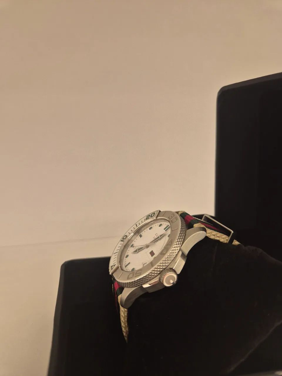 Relógio Gucci G-Timeless Sport (ref 126.2), 44mm - Foto 2