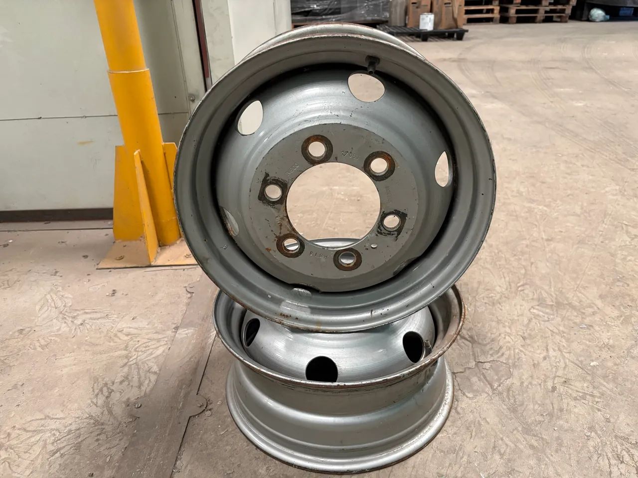 Roda de Aço IVECO original 