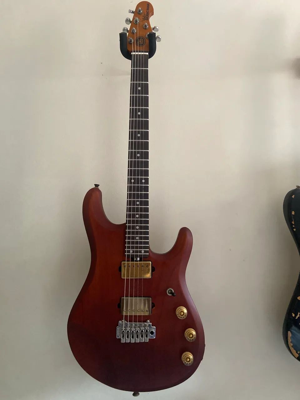 Guitarra Musicman Luthier