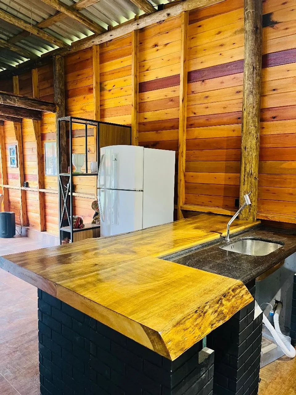 Mesas com bordas orgânicas estilo industrial  - Foto 5