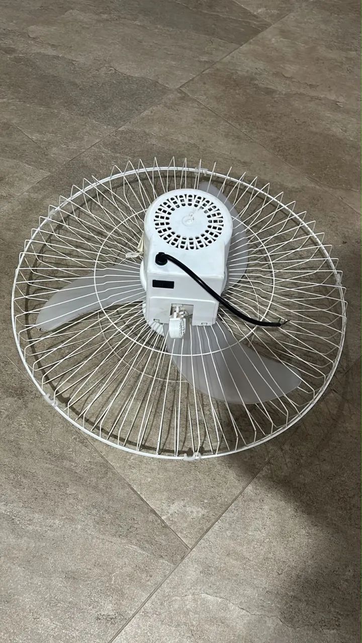 Ventilador de parede cor branca - Foto 2