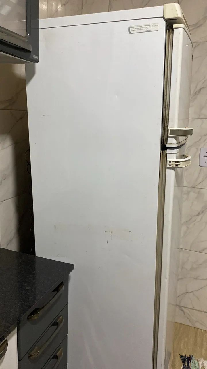 Vendo geladeira usada em boas condições 