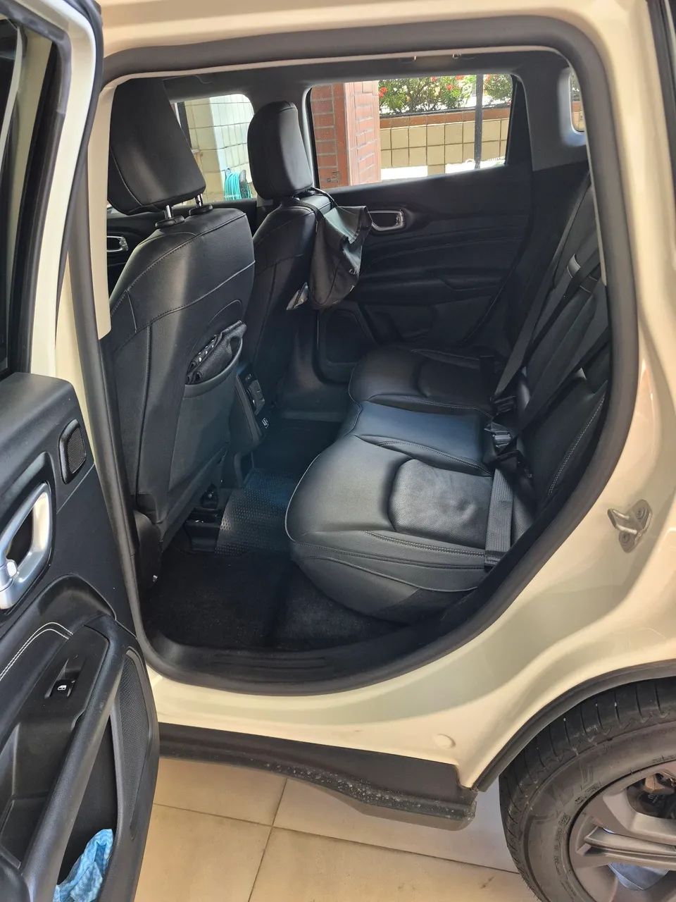 Jeep Compass Longitude Night Eagle 1.3 Flex 2025 - Foto 4