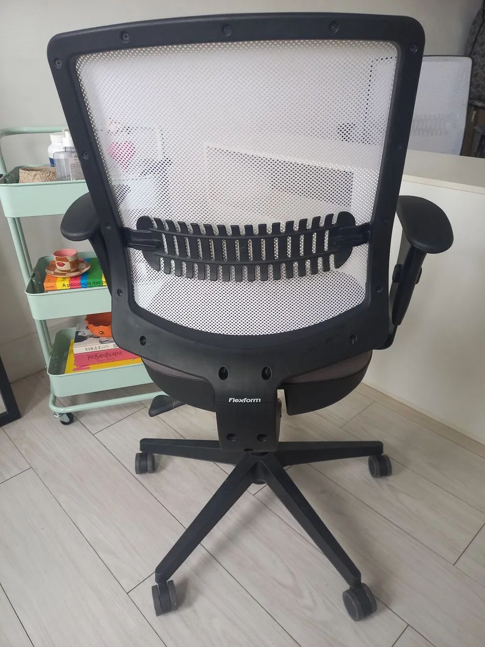 CADEIRA DA MARCA FLEXFORM  - Foto 3