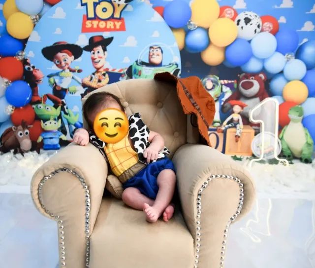 Sofá Prop Fotográfico Para Acompanhamento Mensal de 20 dias a 2 anos