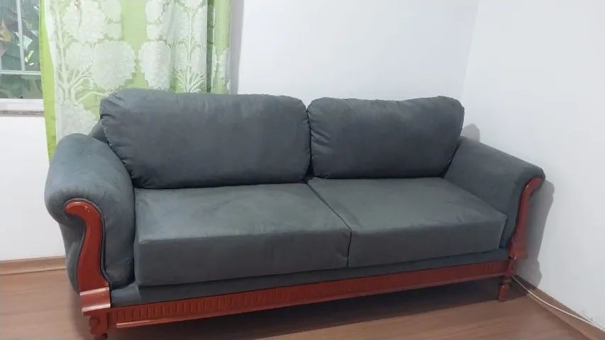 Sofá Vintage em Madeira Maciça - Ótima Oportunidade!