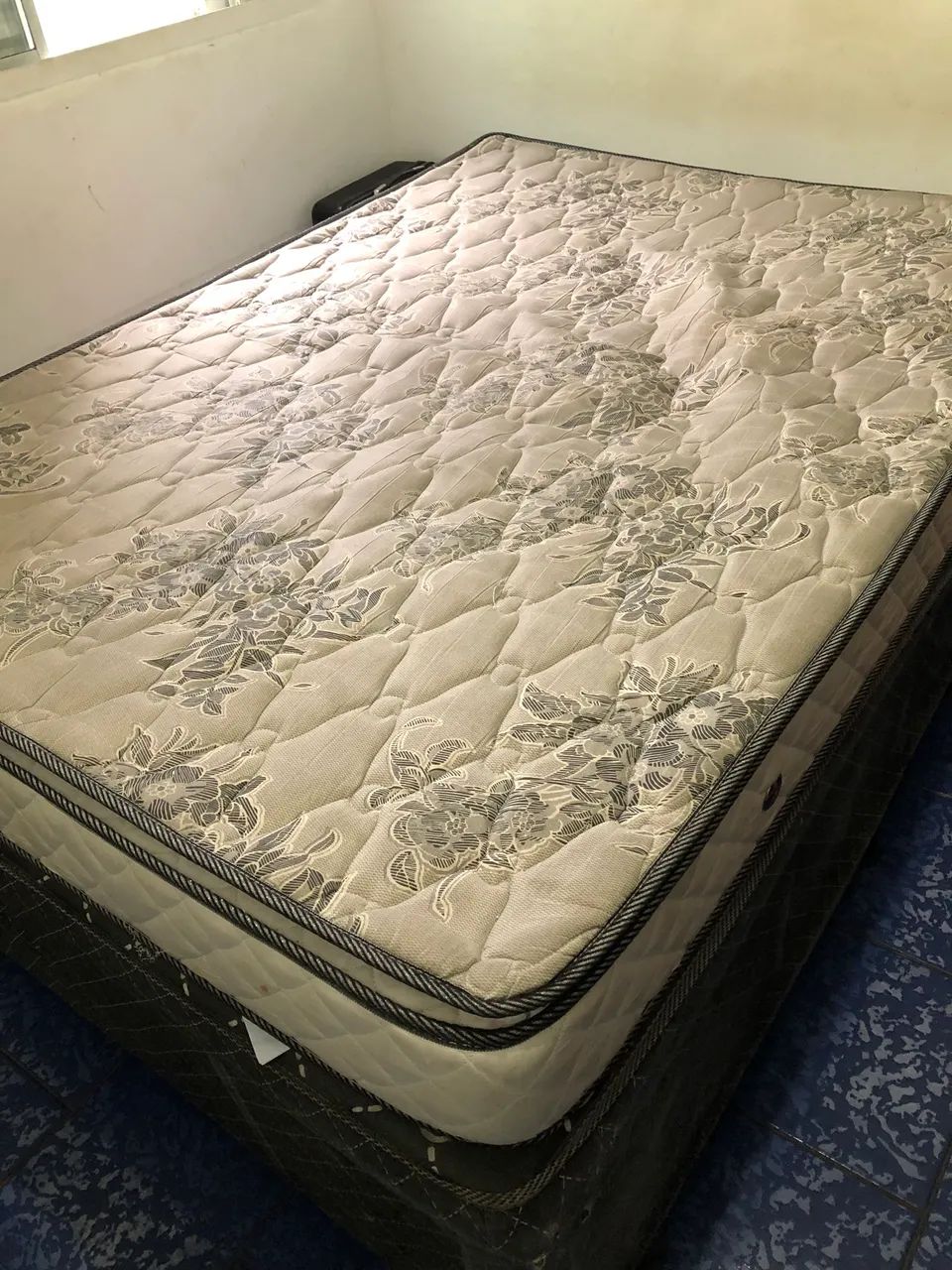 Cama e colchão à venda  - Foto 2