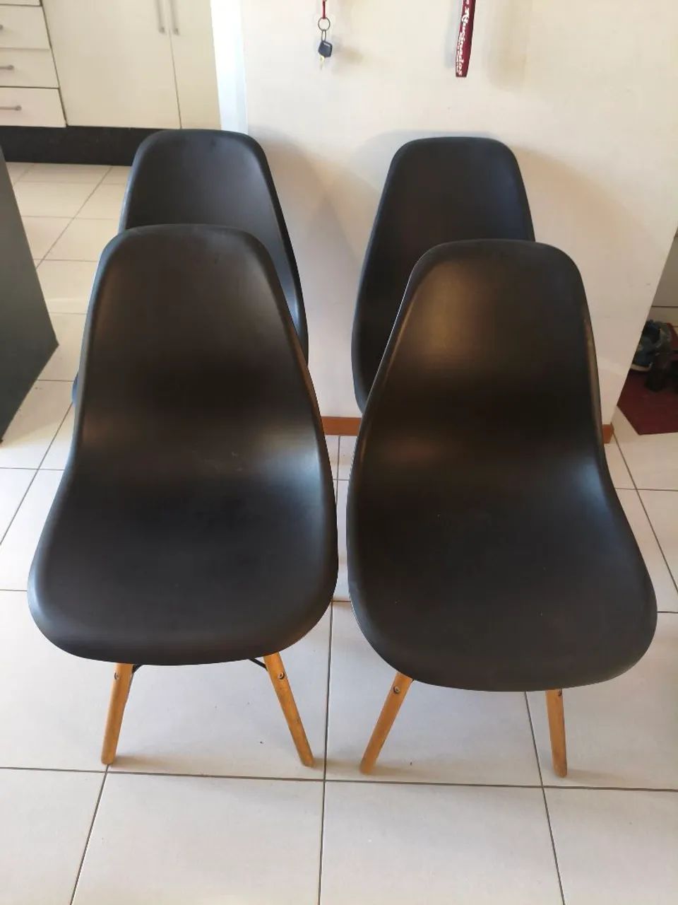 Conjunto 4 cadeiras Eiffel preta