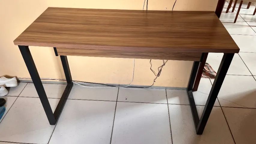 Mesa para escritório/ estudos