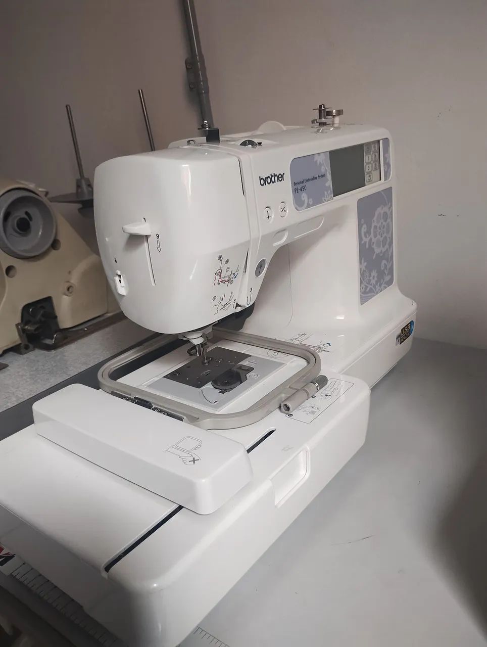 Máquina de bordar eletrônica brother p450 - Foto 4