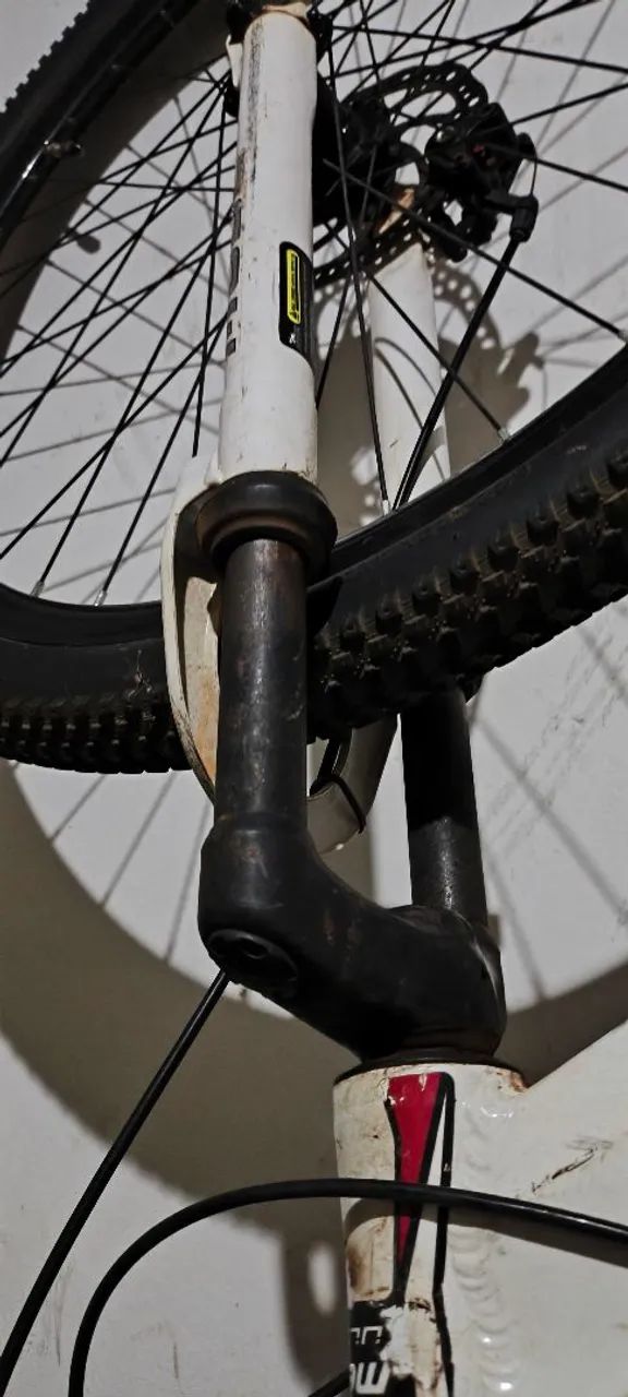 Bike Branca - Aro 29 - Pneu Pirelli  - Foto 4
