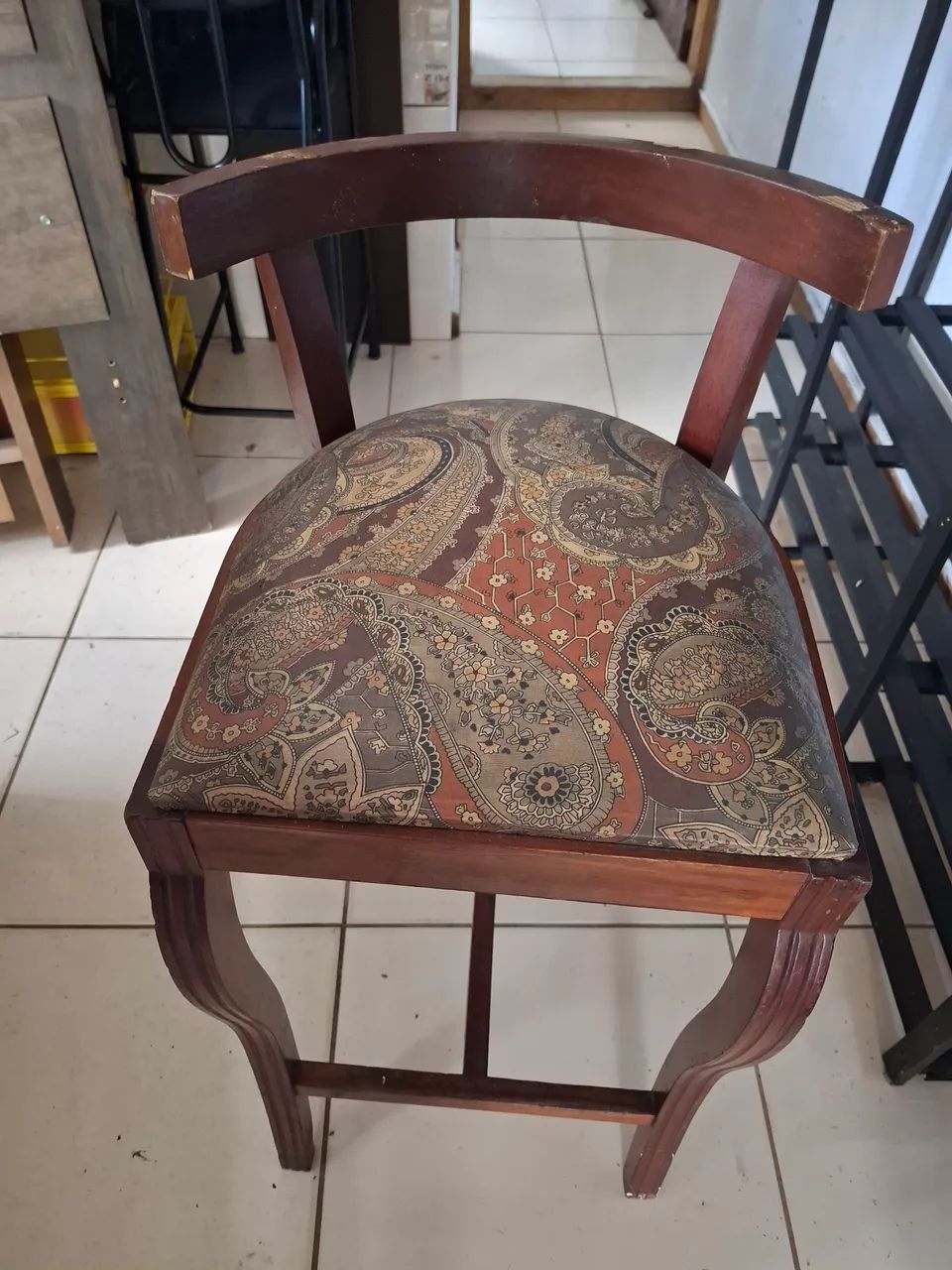 Vendo essa banqueta alta usada 