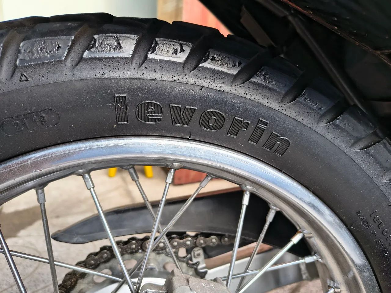 Pneus Levorin para moto Falcon dianteiro e traseiro  - Foto 6