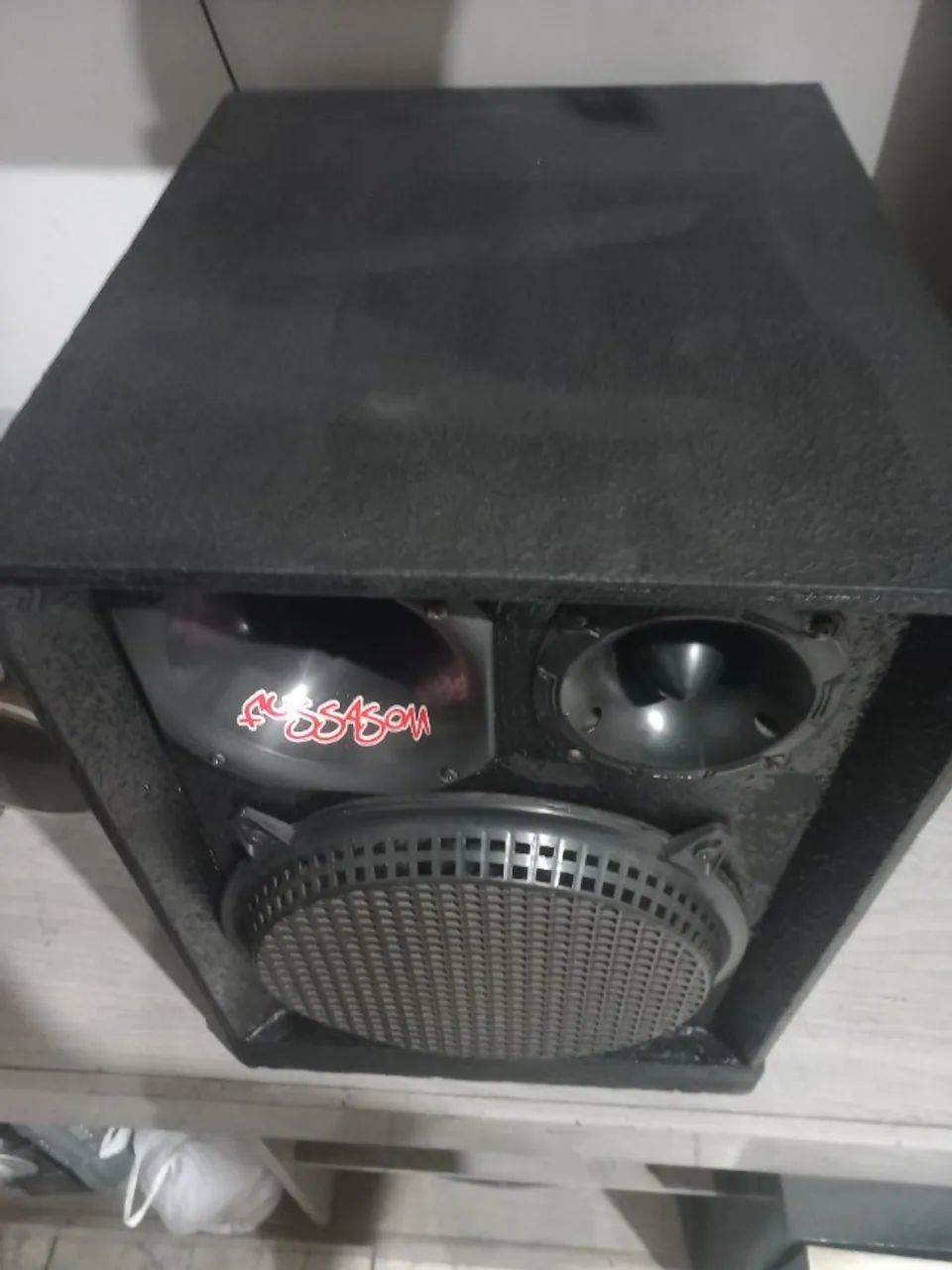 Caixa de som para moto.